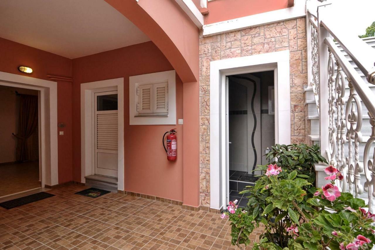 Angela Pool Apartments Άγιος Γεώργιος Πάγων Εξωτερικό φωτογραφία